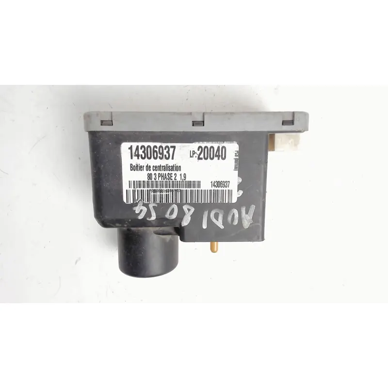 Boitier de centralisation Audi 80 3 PHASE 2 (1994)